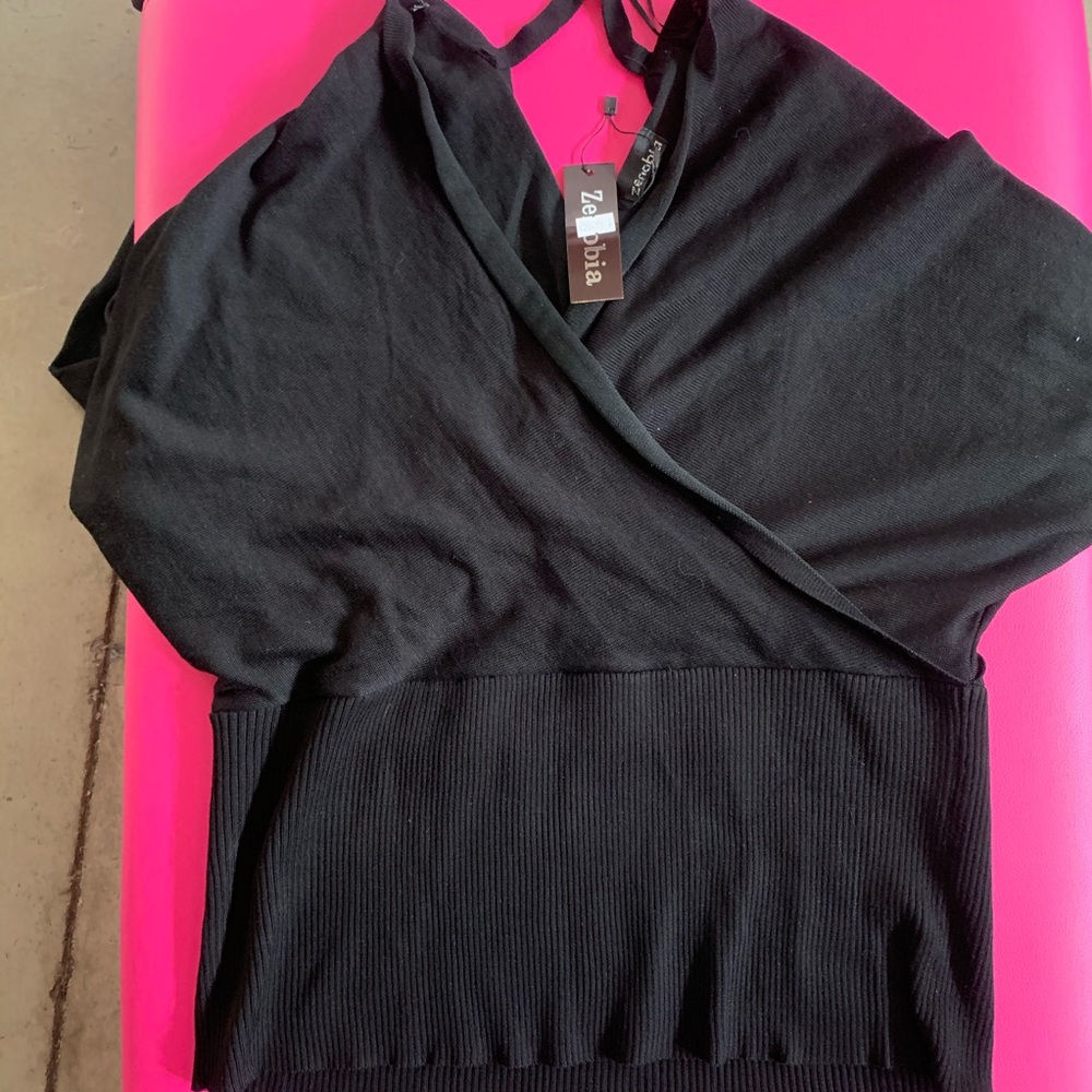 Off shoulder shirt / sweater